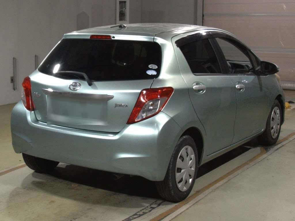 2011 Toyota Vitz NSP130[1]