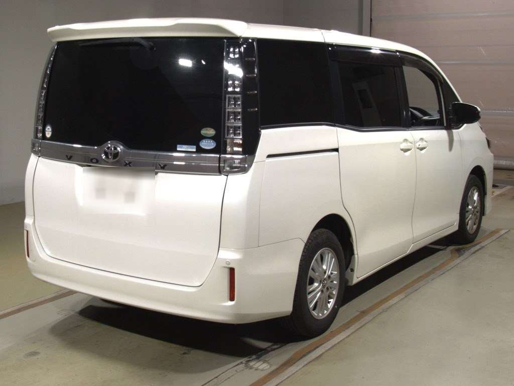 2015 Toyota Voxy ZRR80G[1]