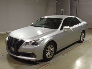 2013 Toyota Crown Hybrid