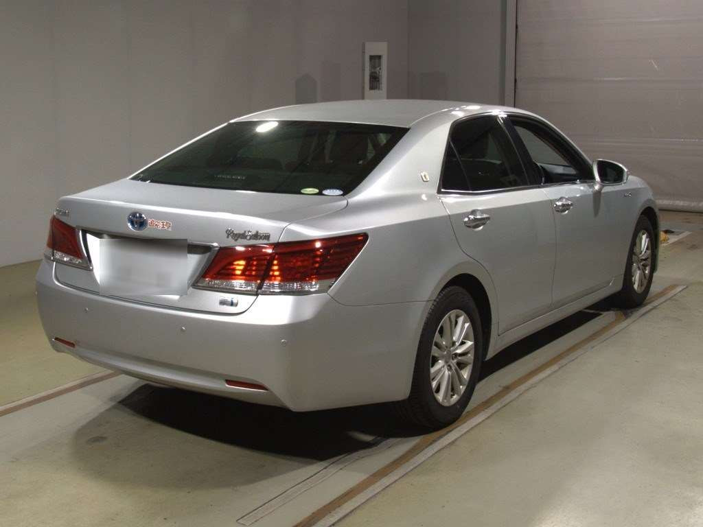 2013 Toyota Crown Hybrid AWS210[1]