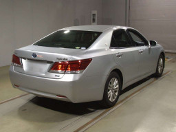 2013 Toyota Crown Hybrid