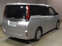 2015 Toyota Noah