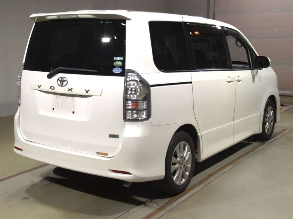 2012 Toyota Voxy ZRR70W[1]