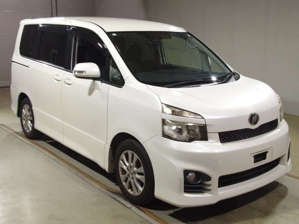 2012 Toyota Voxy ZRR70W[2]