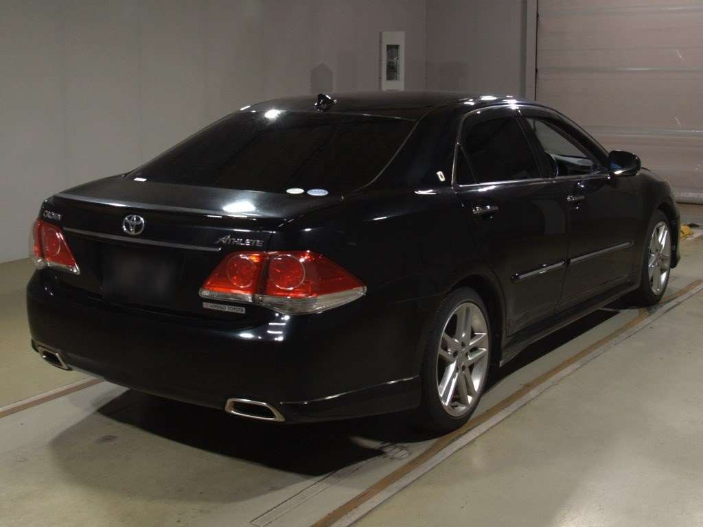 2011 Toyota Crown GRS200[1]