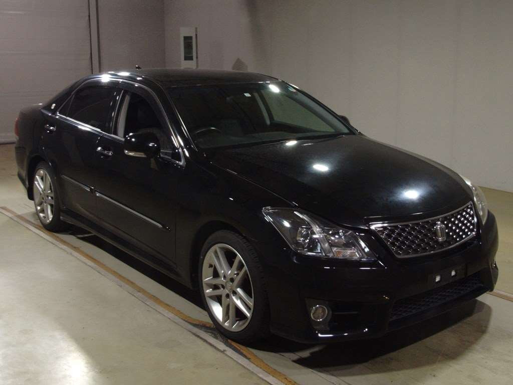 2011 Toyota Crown GRS200[2]