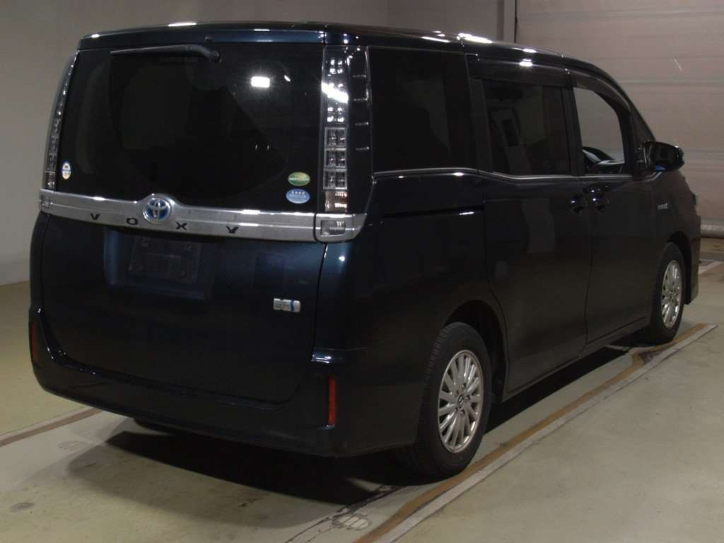 2014 Toyota Voxy ZWR80G[1]