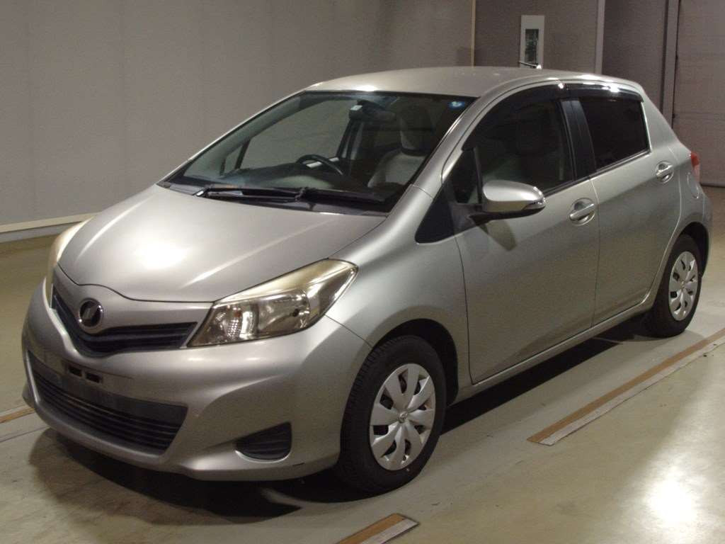 2011 Toyota Vitz NSP130[0]