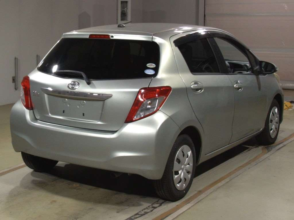 2011 Toyota Vitz NSP130[1]