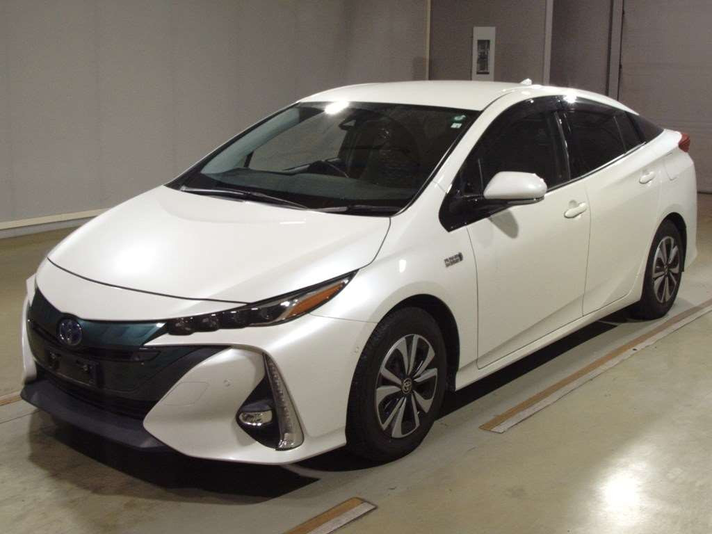 2018 Toyota Prius PHV ZVW52[0]