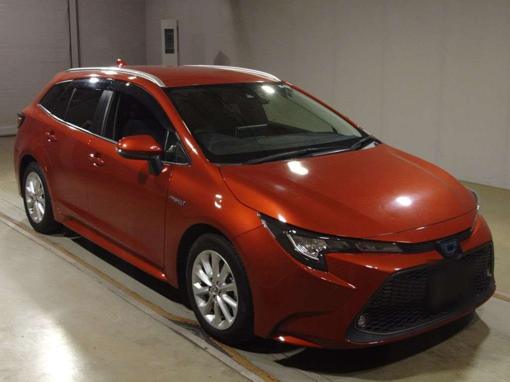 2020 Toyota Corolla Touring Wagon ZWE211W[2]