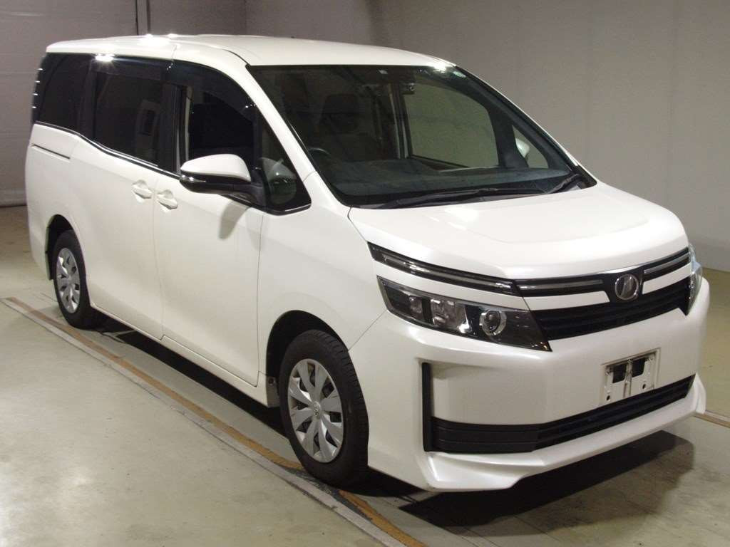 2016 Toyota Voxy ZRR80G[2]