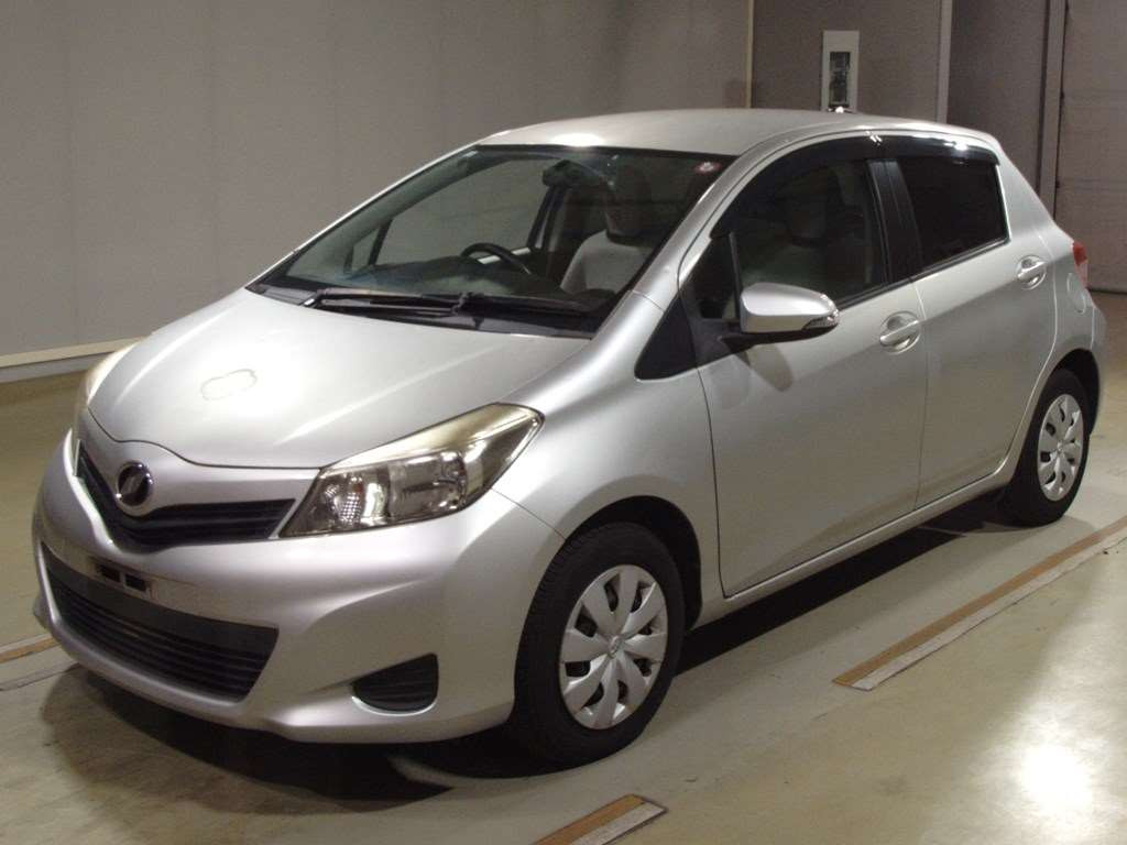 2011 Toyota Vitz NSP130[0]