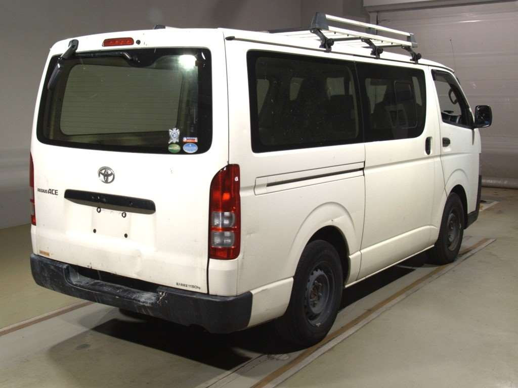 2018 Toyota Regiusace Van GDH201V[1]