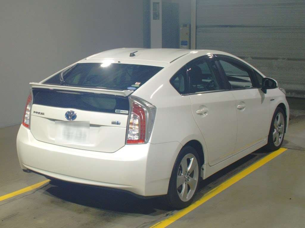 2012 Toyota Prius ZVW30[1]