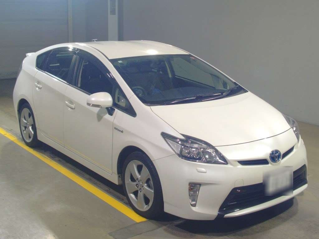 2012 Toyota Prius ZVW30[2]