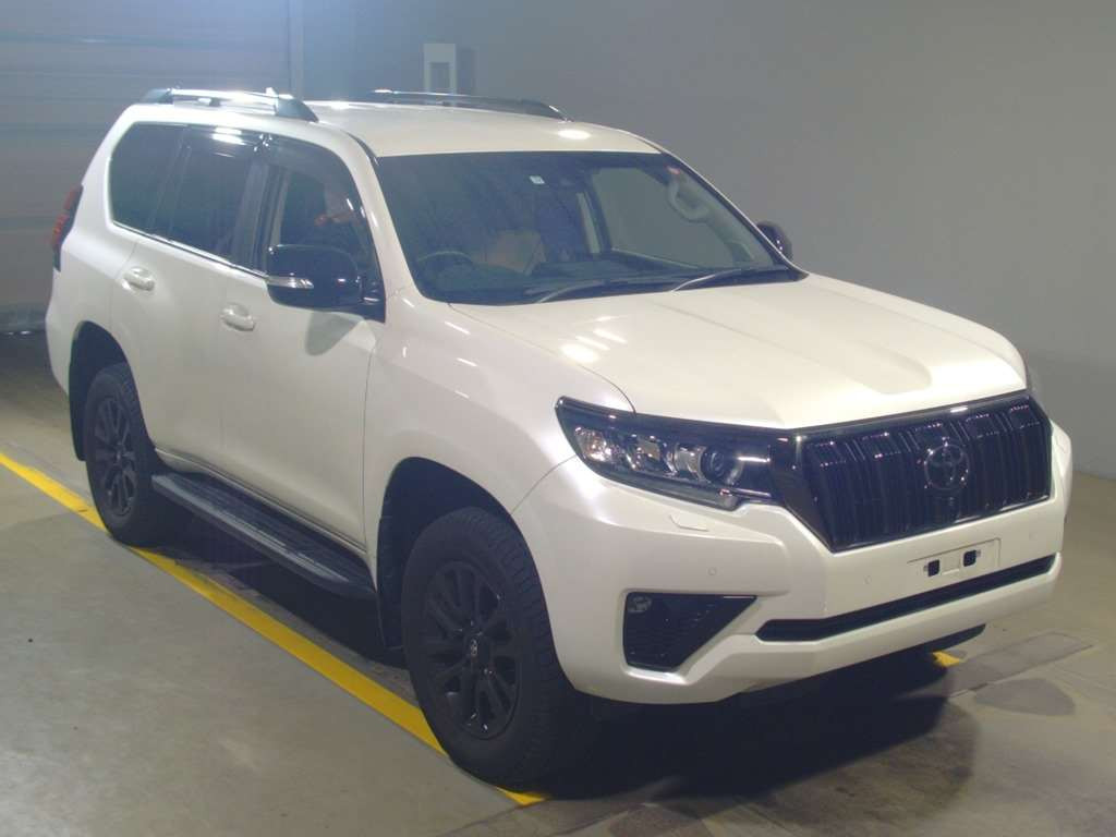 2021 Toyota Land Cruiser Prado TRJ150W[2]