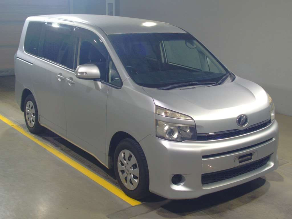 2011 Toyota Voxy ZRR70G[2]