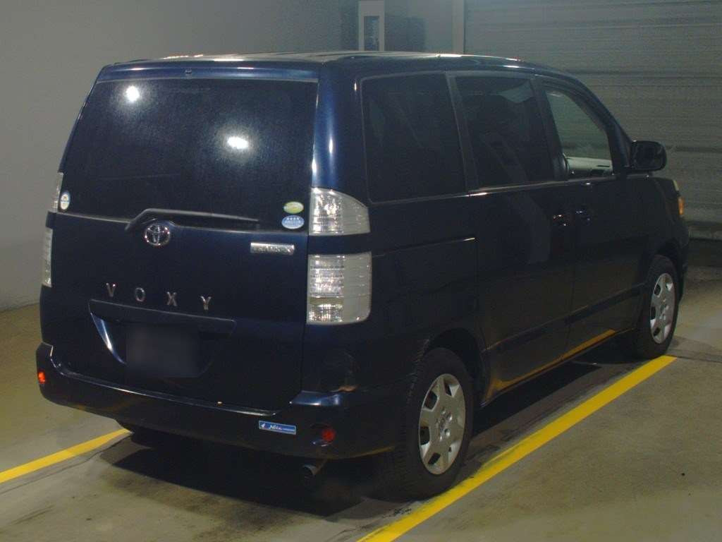 2006 Toyota Voxy AZR60G[1]