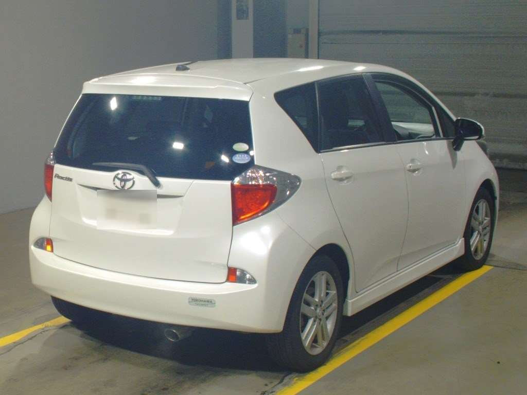 2010 Toyota Ractis NCP120[1]