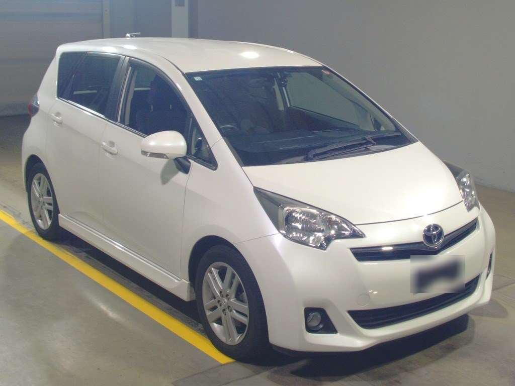 2010 Toyota Ractis NCP120[2]