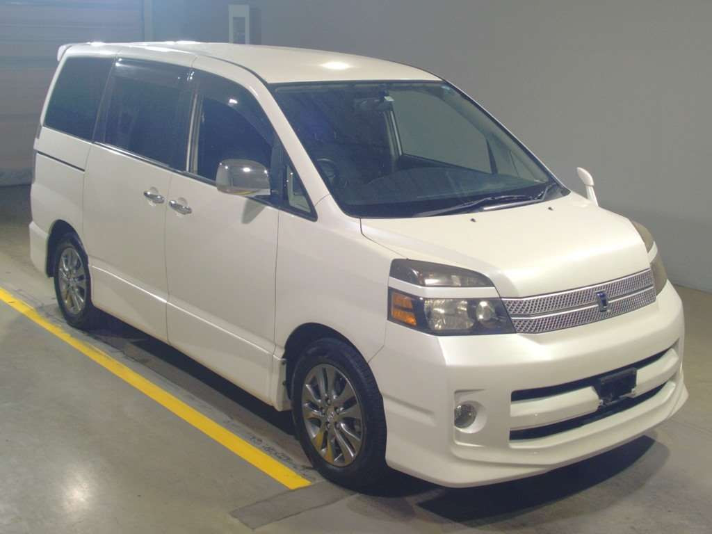 2007 Toyota Voxy AZR60G[2]