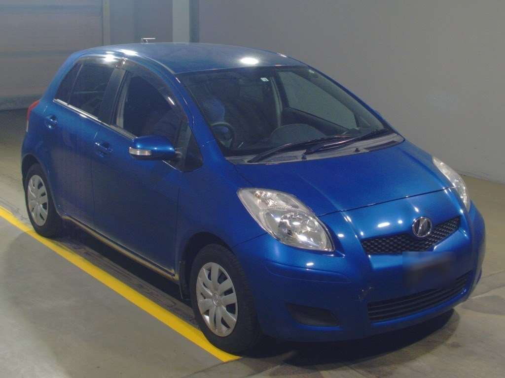 2010 Toyota Vitz SCP90[2]