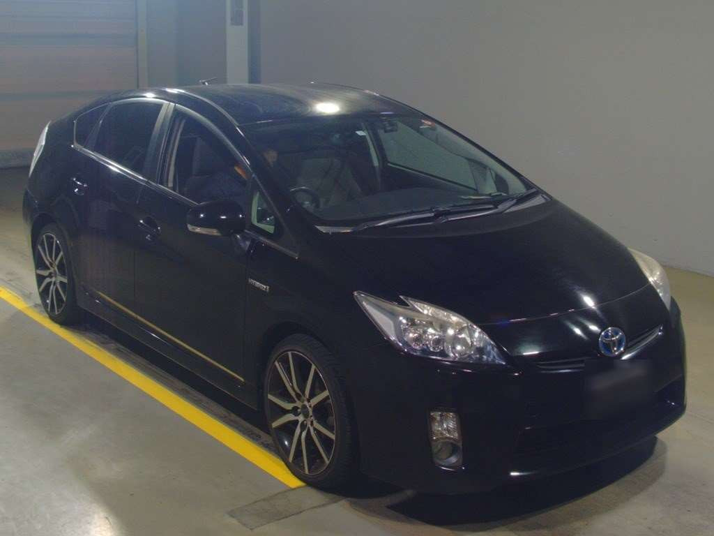 2011 Toyota Prius ZVW30[2]