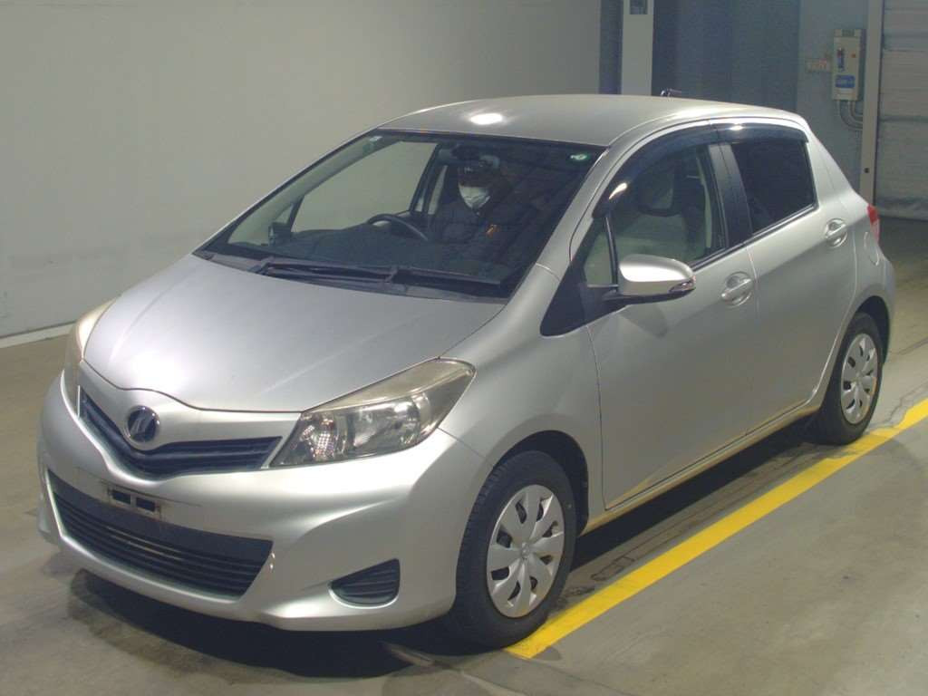 2013 Toyota Vitz NSP130[0]