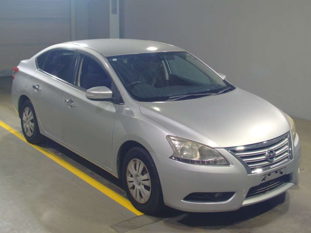 2013 Nissan SYLPHY TB17[2]