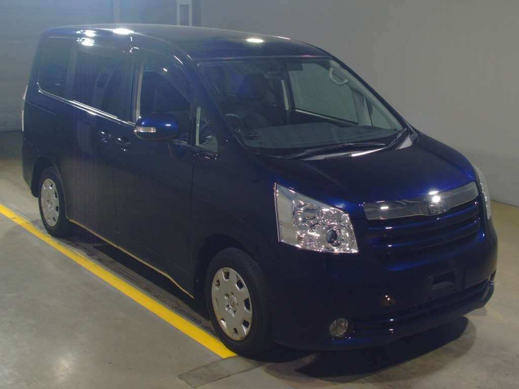 2009 Toyota Noah ZRR70G[2]