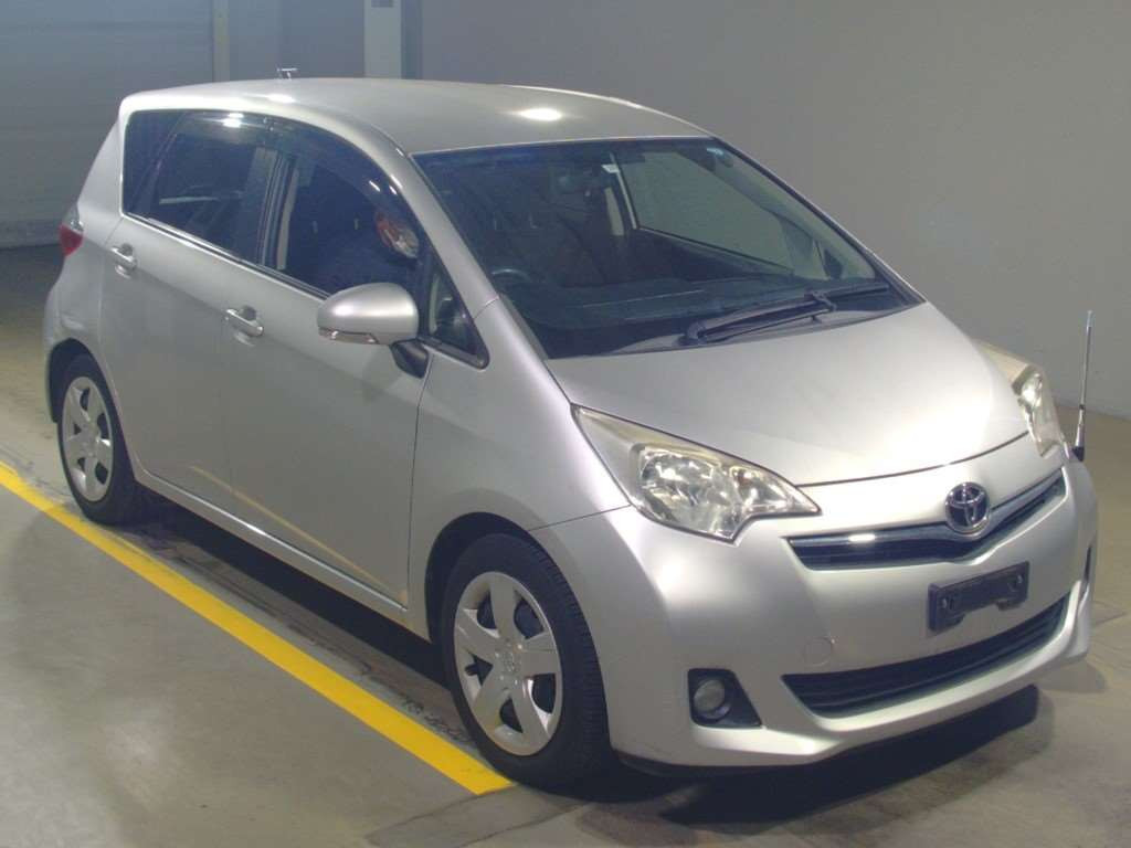 2013 Toyota Ractis NCP120[2]