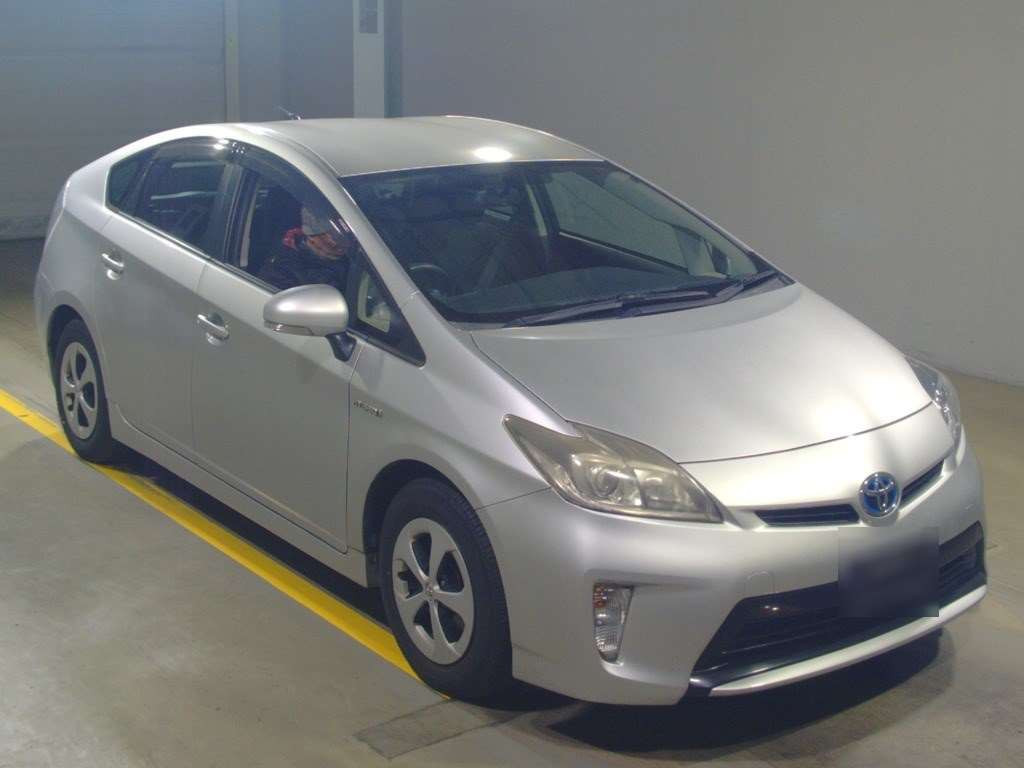 2013 Toyota Prius ZVW30[2]