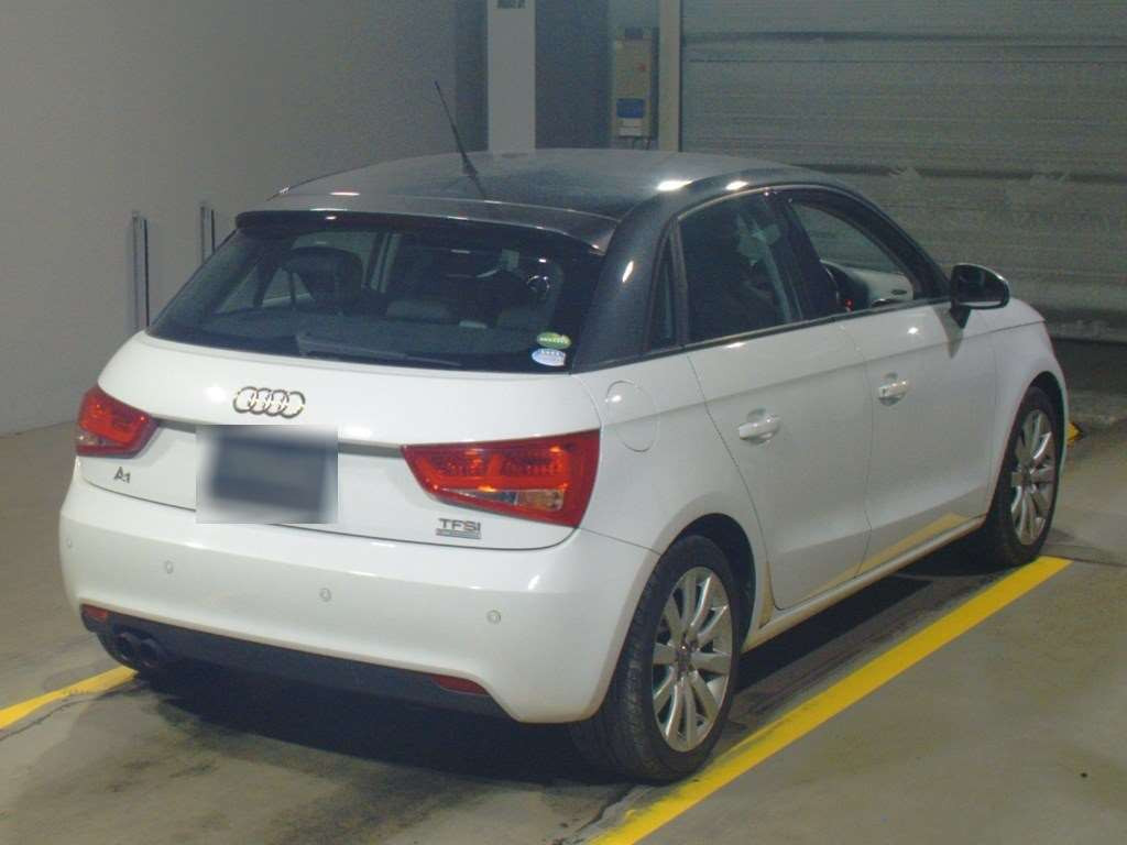 2013 Audi A1 Sportback 8XCAX[1]