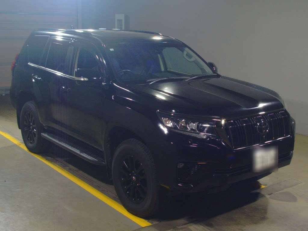 2020 Toyota Land Cruiser Prado TRJ150W[2]