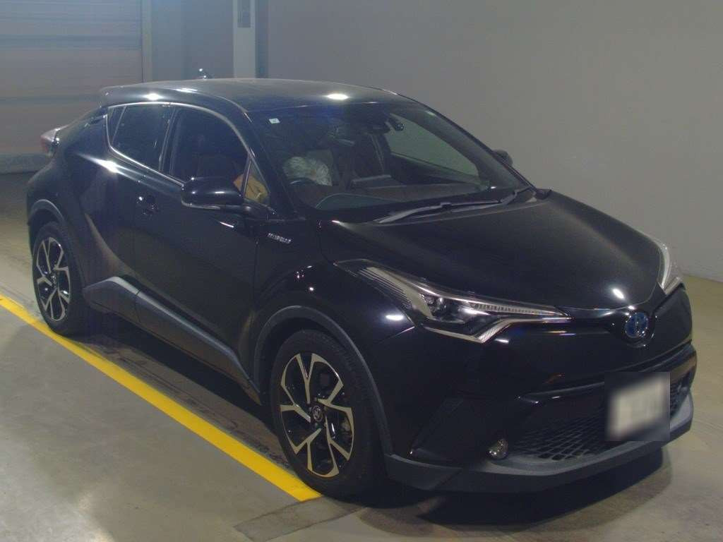 2017 Toyota C-HR ZYX10[2]