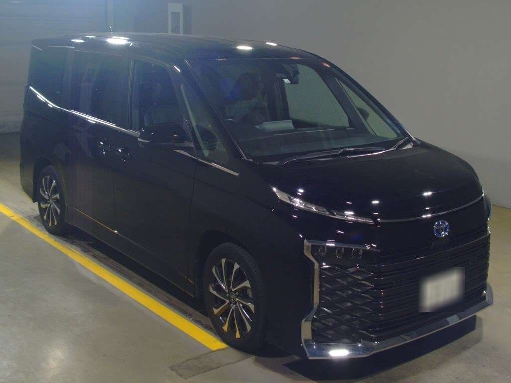 2022 Toyota Voxy ZWR90W[2]