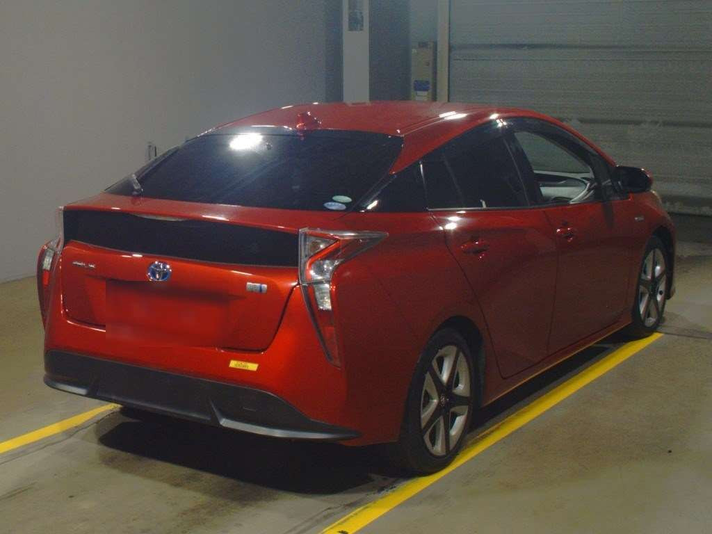 2017 Toyota Prius ZVW50[1]