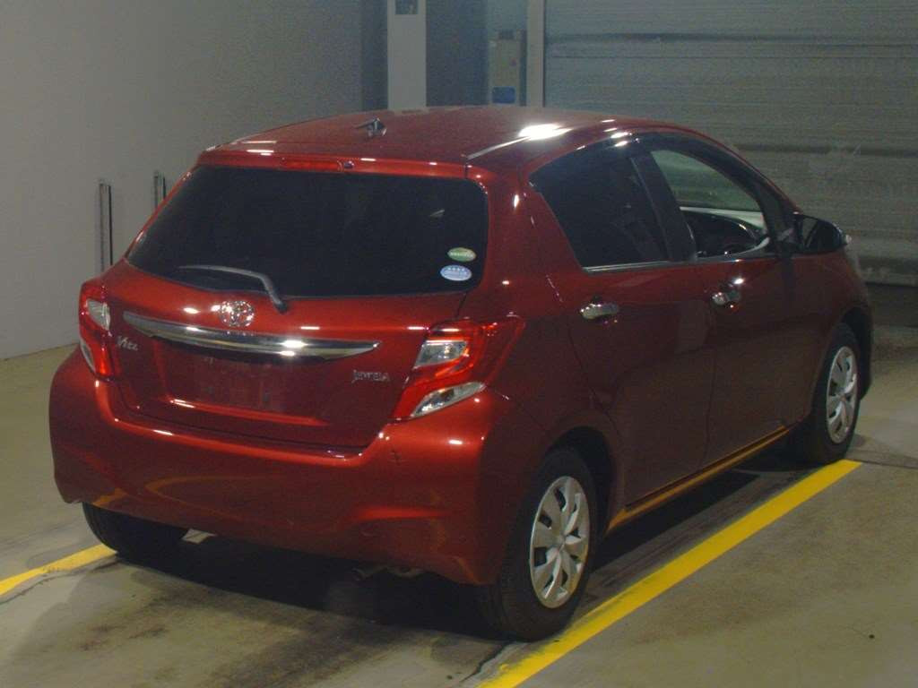 2015 Toyota Vitz KSP130[1]