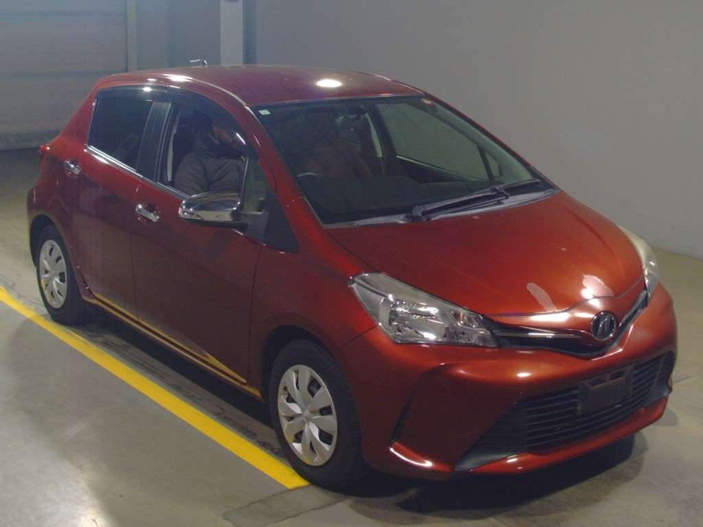 2015 Toyota Vitz KSP130[2]