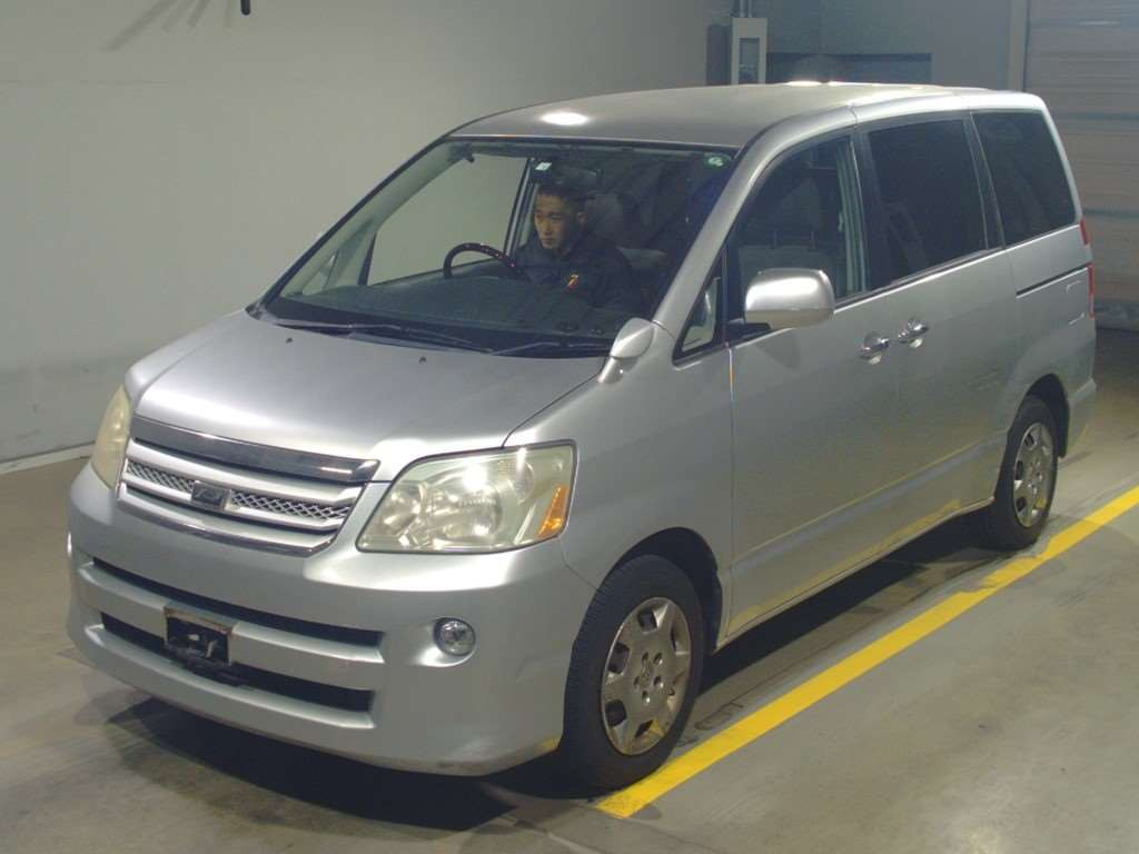 2006 Toyota Noah AZR60G[0]