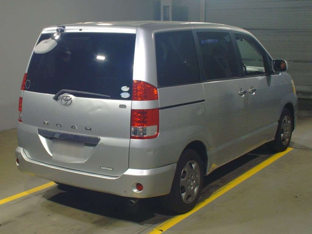 2006 Toyota Noah AZR60G[1]