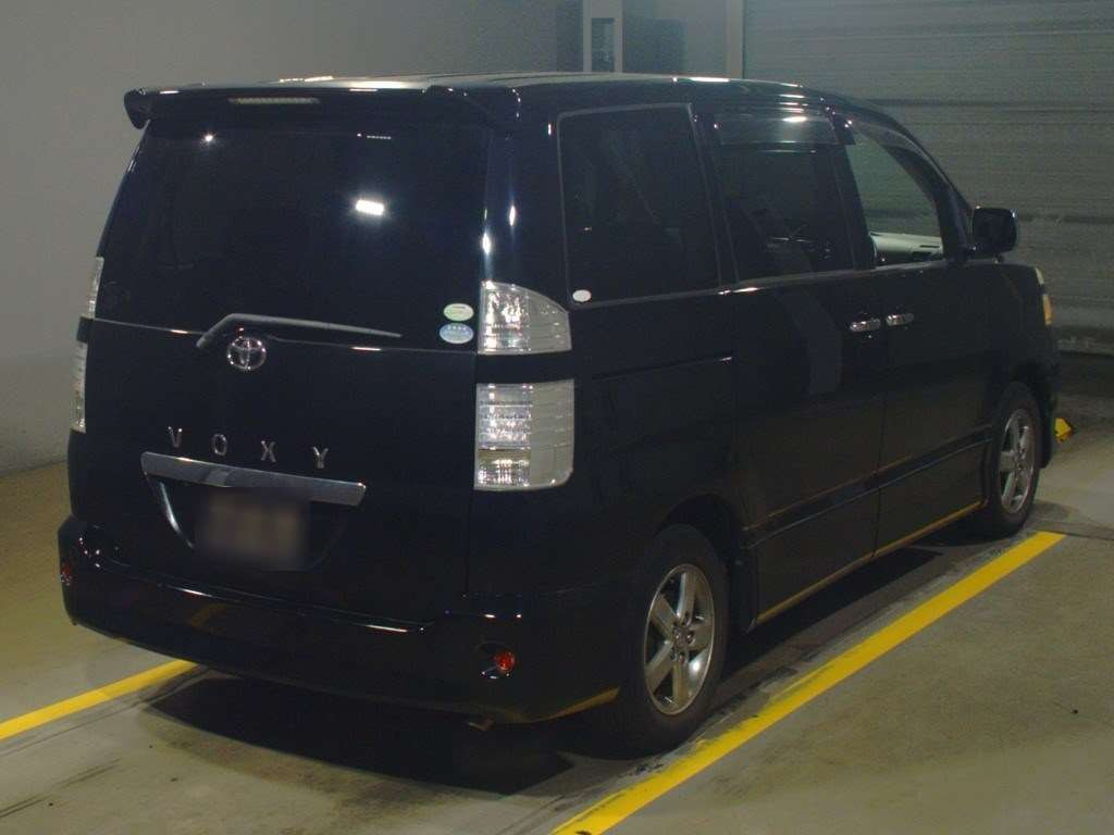 2006 Toyota Voxy AZR60G[1]