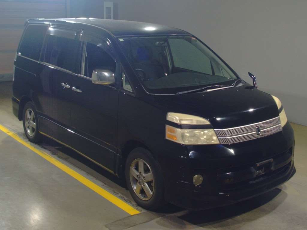 2006 Toyota Voxy AZR60G[2]