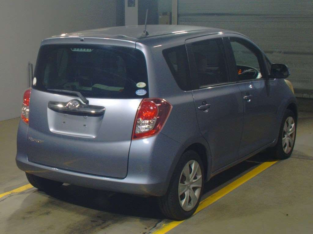 2009 Toyota Ractis SCP100[1]