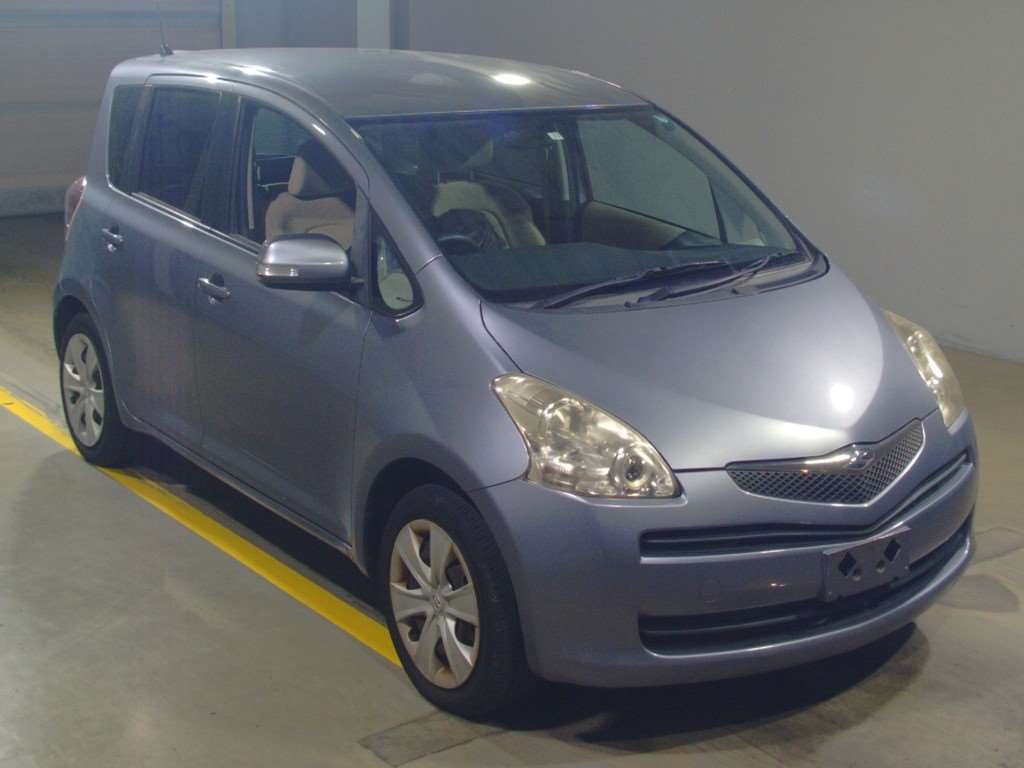 2009 Toyota Ractis SCP100[2]