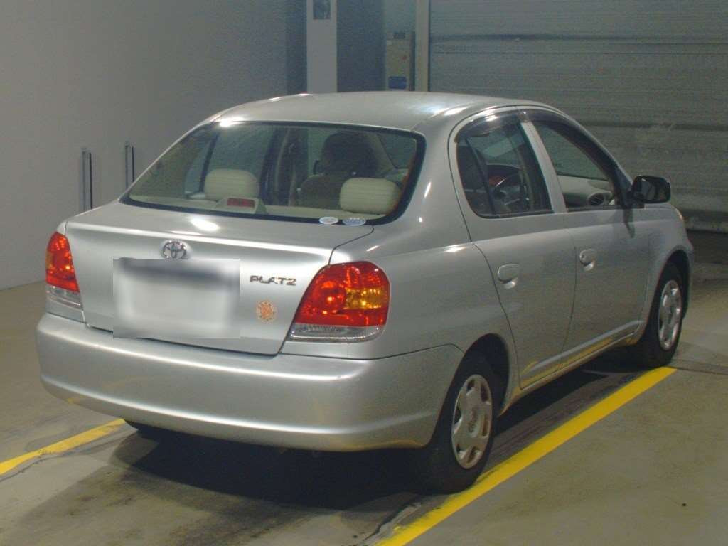 2004 Toyota Platz SCP11[1]