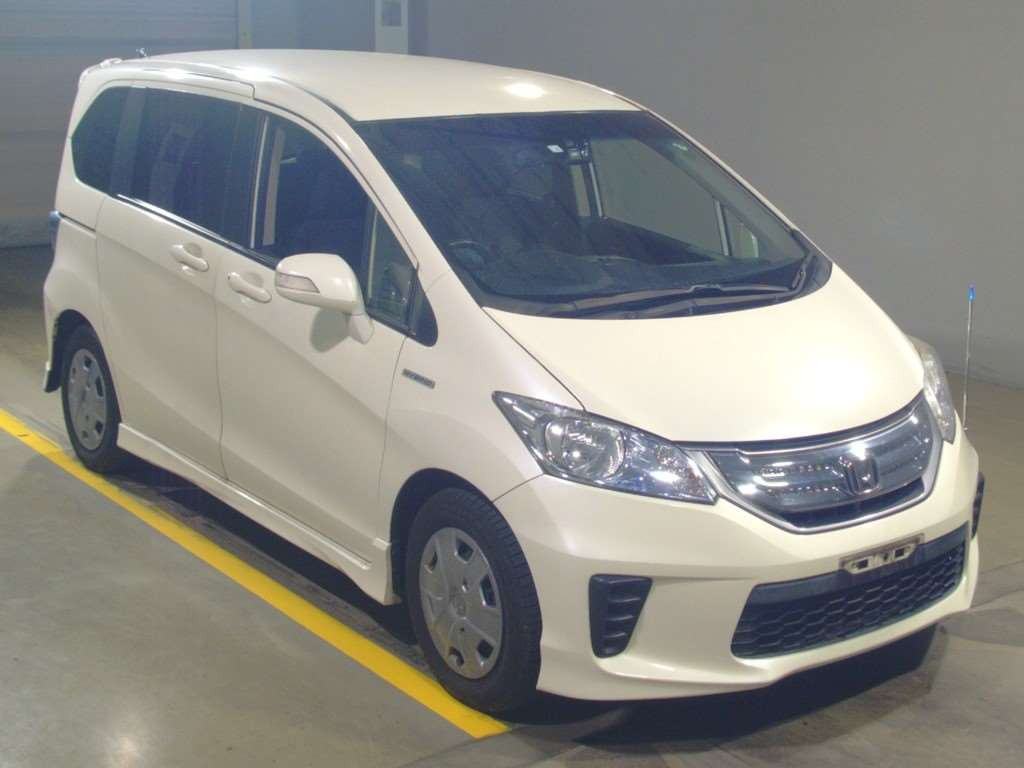 2012 Honda Freed hybrid GP3[2]