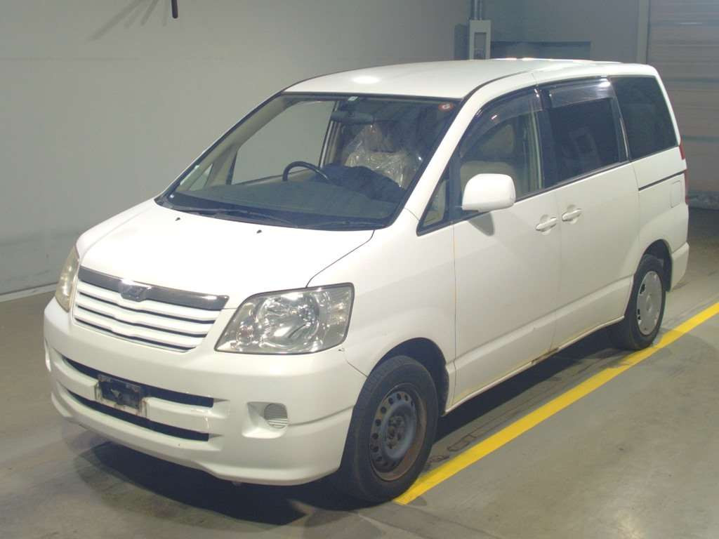 2001 Toyota Noah AZR60G[0]