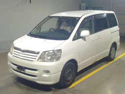 2001 Toyota Noah